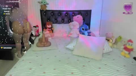 Snapshot of red_girlofficial chatting on 04-28-26, 02:10 Taliana online show from 04-28-26, 02:10