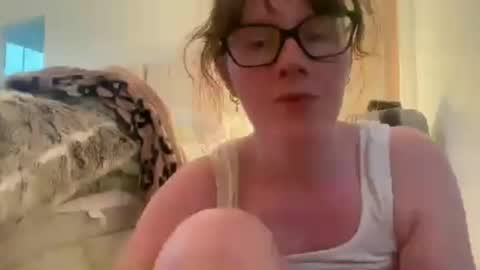 Snapshot of red_head_rosie_69 chatting on 06-11-26, 07:56 Rosie online show from 06-11-26, 07:56