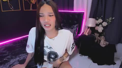 Snapshot of red_linn chatting on 11-10-25, 09:08 danika linn online show from 11-10-25, 09:08