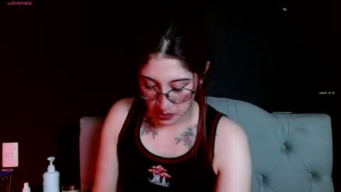 Snapshot of red_moonn chatting on 06-04-26, 05:46 IG OF red moonn online show from 06-04-26, 05:46