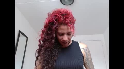 Snapshot of red_savage_ chatting on 04-06-26, 04:30 Instagram Valerie yourdream online show from 04-06-26, 04:30