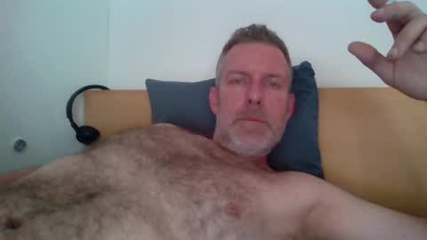 Red online show from 06-26-26, 07:24