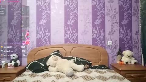 Mia online show from 01-10-26, 09:22