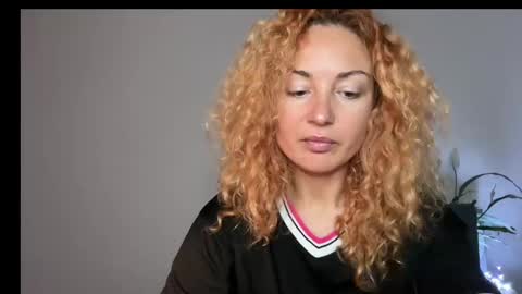 reddgirll online show from 03-07-25, 06:00