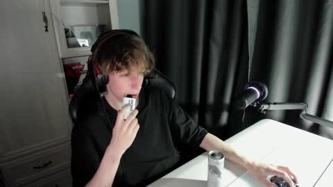 Snapshot of reddissq chatting on 12-26-24, 04:32 reddissq online show from 12-26-24, 04:32