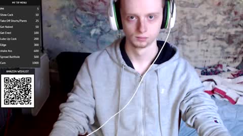 Snapshot of redhead6inch chatting on 10-24-25, 12:23 RedHead6Inch online show from 10-24-25, 12:23