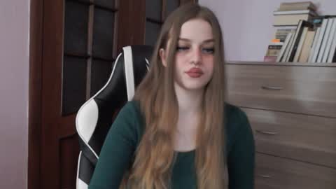 Lily online show from 12-22-25, 01:57