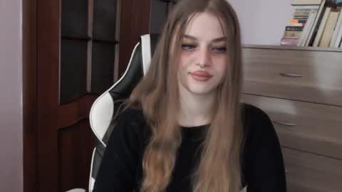 Lily online show from 12-23-25, 02:09