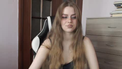 Lily online show from 06-03-26, 03:20