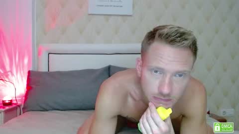 Snapshot of redheadxxl chatting on 06-17-26, 07:48 Steve Blond online show from 06-17-26, 07:48