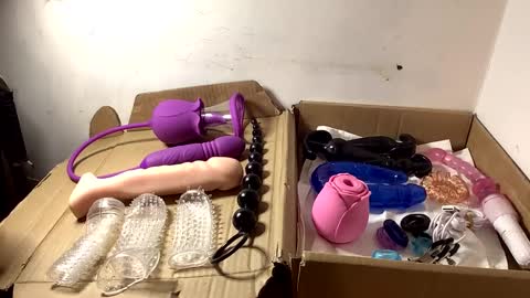 Snapshot of redhot2watch chatting on 01-11-25, 08:11 Redhot2watch online show from 01-11-25, 08:11