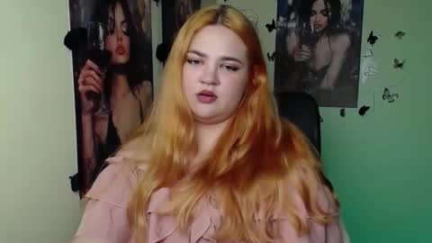 Snapshot of redhotqueen1 chatting on 05-15-26, 02:57 Rina online show from 05-15-26, 02:57