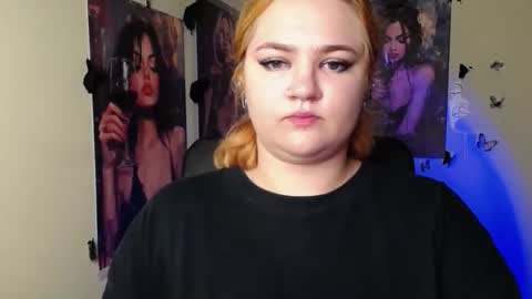 Snapshot of redhotqueen1 chatting on 06-05-26, 12:11 Rina online show from 06-05-26, 12:11