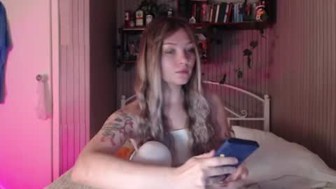 Snapshot of redmoonhead chatting on 07-07-26, 11:03 Ana online show from 07-07-26, 11:03