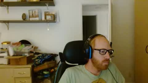 Snapshot of redrob57 chatting on 11-18-25, 04:39 redrob57 online show from 11-18-25, 04:39