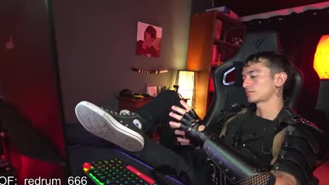 Red online show from 03-06-25, 07:43