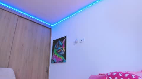 redski77 online show from 02-25-25, 09:31