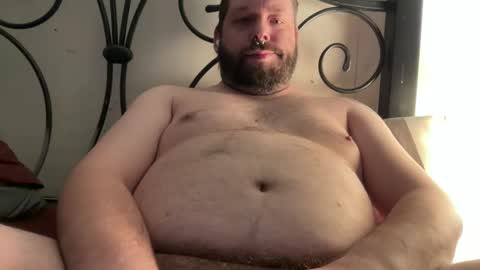 Snapshot of redsman1992 chatting on 12-28-24, 09:42 marlboroboy online show from 12-28-24, 09:42