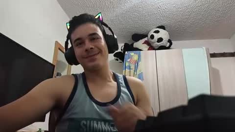 Snapshot of redsoul951869 chatting on 09-25-25, 08:01 RedsoulReaver online show from 09-25-25, 08:01