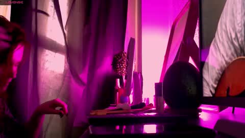 Snapshot of redyari chatting on 05-08-26, 01:16 Red online show from 05-08-26, 01:16