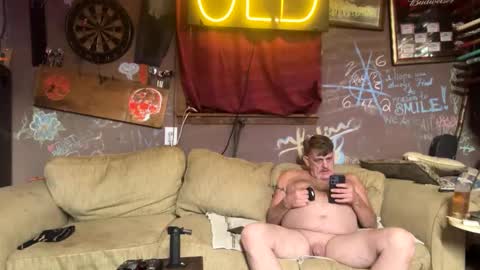 Snapshot of reeferleefer chatting on 05-26-26, 02:07 Lee online show from 05-26-26, 02:07