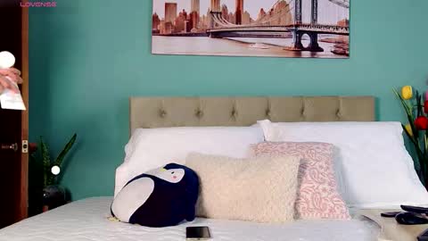 Yanella online show from 02-17-26, 11:00