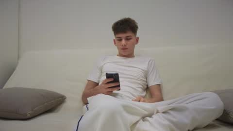 Alex online show from 11-26-25, 04:30