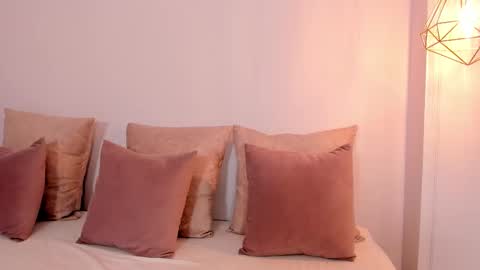 Regina  online show from 03-11-25, 09:37