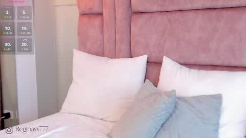 Snapshot of regina_noctixx chatting on 07-10-26, 07:49 Regina online show from 07-10-26, 07:49
