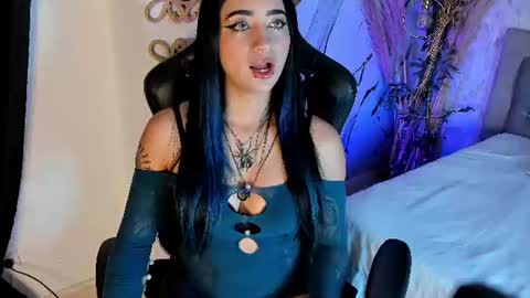 Snapshot of regina_storm chatting on 08-04-26, 02:37 online show from 08-04-26, 02:37