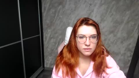 Regina online show from 02-04-26, 02:28