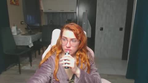 Snapshot of reginasmilee chatting on 04-20-26, 02:47 Regina online show from 04-20-26, 02:47