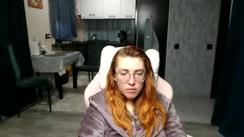 Snapshot of reginasmilee chatting on 04-21-26, 02:48 Regina online show from 04-21-26, 02:48
