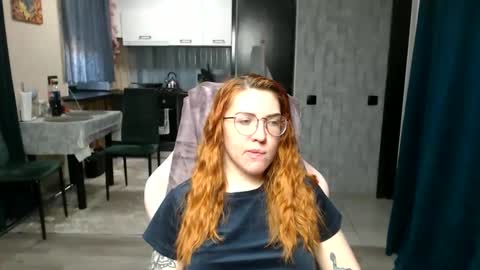 Snapshot of reginasmilee chatting on 04-23-26, 04:24 Regina online show from 04-23-26, 04:24