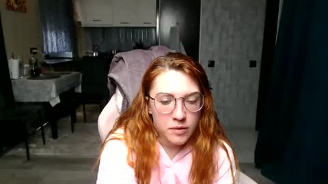Snapshot of reginasmilee chatting on 04-23-26, 12:29 Regina online show from 04-23-26, 12:29