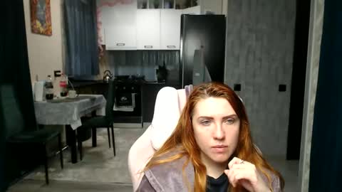Snapshot of reginasmilee chatting on 04-24-26, 03:31 Regina online show from 04-24-26, 03:31