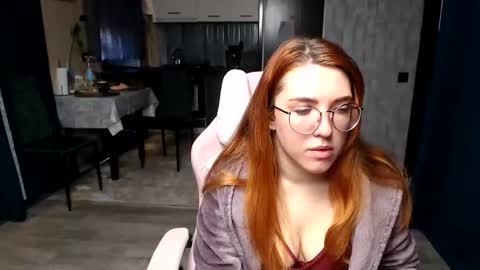 Snapshot of reginasmilee chatting on 04-28-26, 02:49 Regina online show from 04-28-26, 02:49