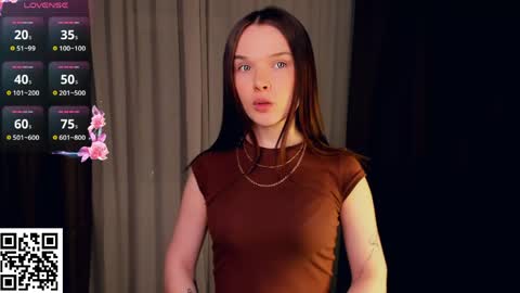 Snapshot of reginiasaccone chatting on 06-09-26, 06:41 Emily - online show from 06-09-26, 06:41
