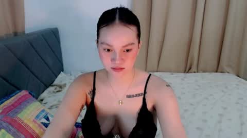 Snapshot of reignxxxx chatting on 06-24-26, 08:19 Rei online show from 06-24-26, 08:19