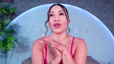 Snapshot of reiinachloe chatting on 05-19-26, 04:46 reiinachloe online show from 05-19-26, 04:46