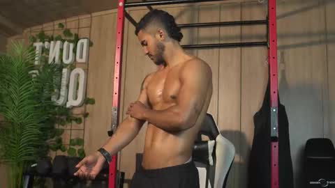Snapshot of reik_von chatting on 03-06-26, 12:56 Reik online show from 03-06-26, 12:56