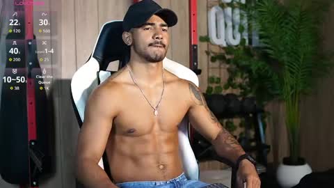 Snapshot of reik_von chatting on 05-26-26, 02:07 Reik online show from 05-26-26, 02:07
