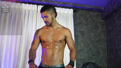 Snapshot of reik_von chatting on 05-27-26, 01:08 Reik online show from 05-27-26, 01:08