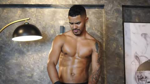Snapshot of reik_von chatting on 05-30-26, 01:41 Reik online show from 05-30-26, 01:41