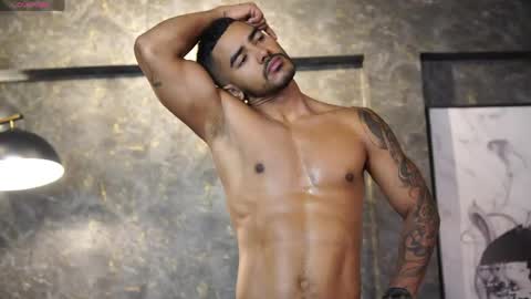 Snapshot of reik_von chatting on 06-01-26, 12:40 Reik online show from 06-01-26, 12:40