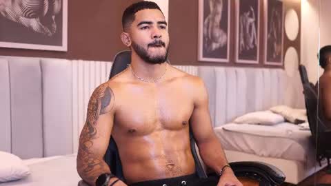 Snapshot of reik_von chatting on 07-14-26, 12:00 Reik online show from 07-14-26, 12:00