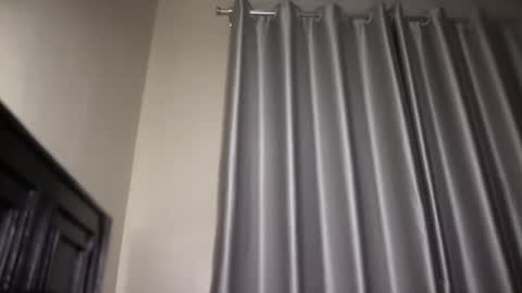 reina77xo online show from 04-10-26, 05:50