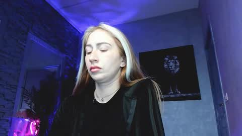 reina cummings online show from 12-18-25, 05:35