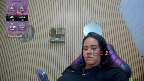 Snapshot of reina_loren chatting on 05-13-26, 06:22 reina_loren online show from 05-13-26, 06:22