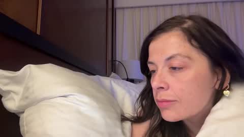 Snapshot of reinadelluna chatting on 01-30-25, 04:27 reinadelluna online show from 01-30-25, 04:27